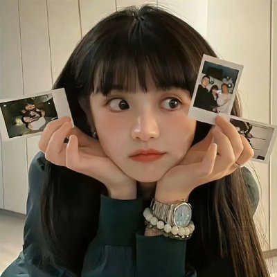 女性枷锁海报